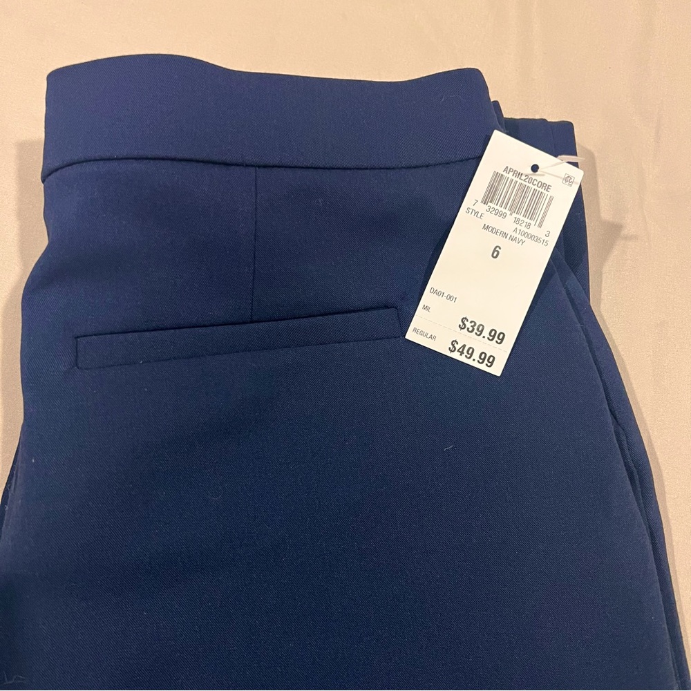 Alfani Modern navy dress pants size 6. 31 in inseam